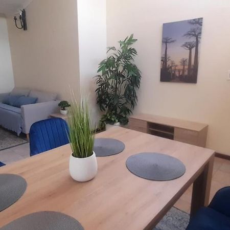 Impala Suite -Entire Unit- 2 Bedroom With 1 Ensuite Bathroom Ladysmith Exteriör bild