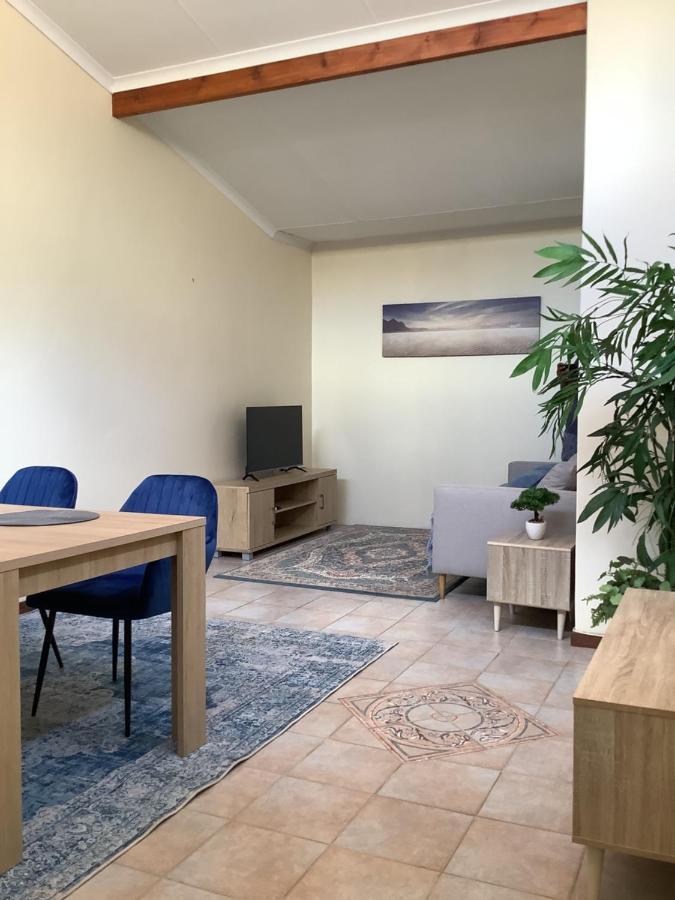 Impala Suite -Entire Unit- 2 Bedroom With 1 Ensuite Bathroom Ladysmith Exteriör bild